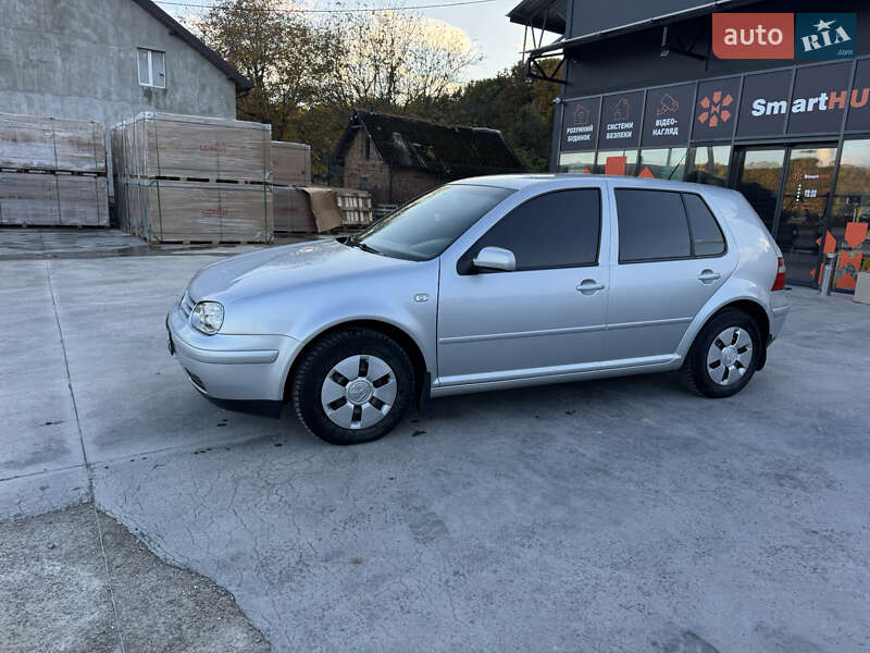 Хетчбек Volkswagen Golf 2003 в Тернополі