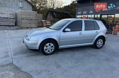 Хэтчбек Volkswagen Golf 2003 в  фото 3 Хэтчбек Volkswagen Golf 2003 в