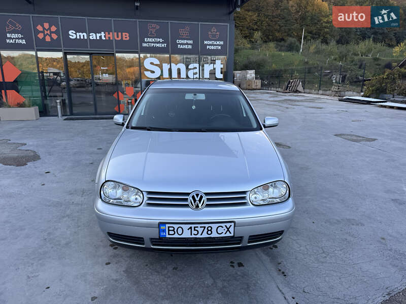 Хетчбек Volkswagen Golf 2003 в Тернополі