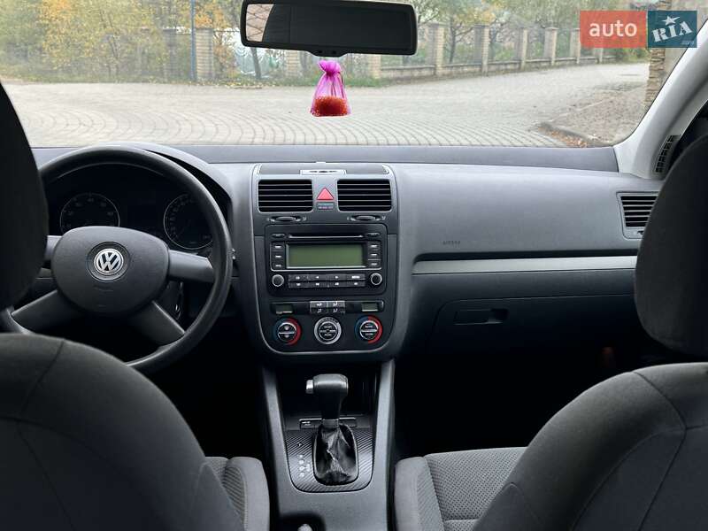 Хэтчбек Volkswagen Golf 2004 в Ивано-Франковске