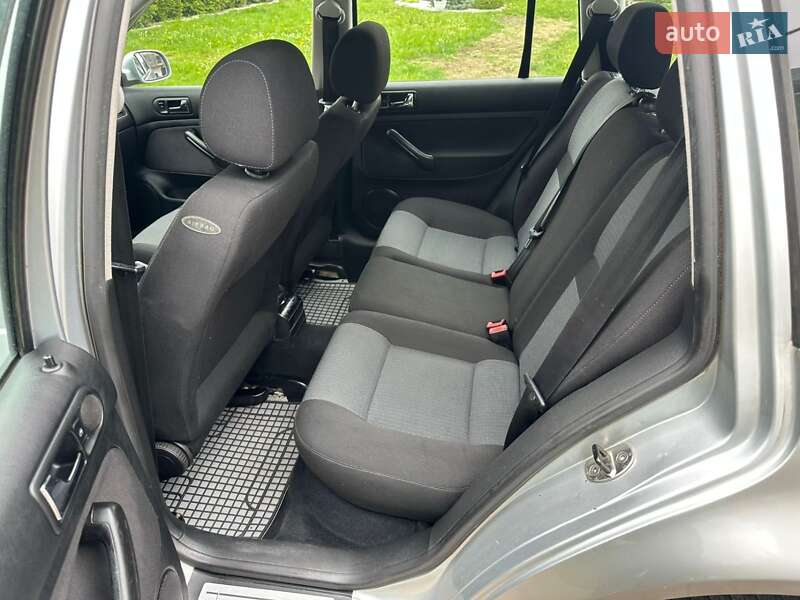 Универсал Volkswagen Golf 2003 в Бучаче фото 25 Универсал Volkswagen Golf 2003 в Бучаче