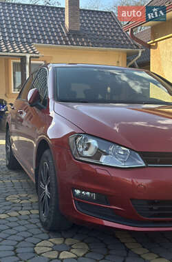 Хетчбек Volkswagen Golf 2014 в Чернівцях