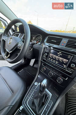 Хетчбек Volkswagen Golf 2020 в Вінниці