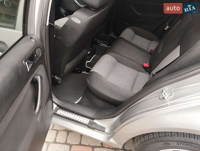 Хетчбек Volkswagen Golf 2002 в Кривому Розі фото 24 Хетчбек Volkswagen Golf 2002 в Кривому Розі