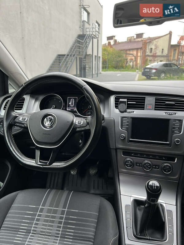 Универсал Volkswagen Golf 2015 в Львове