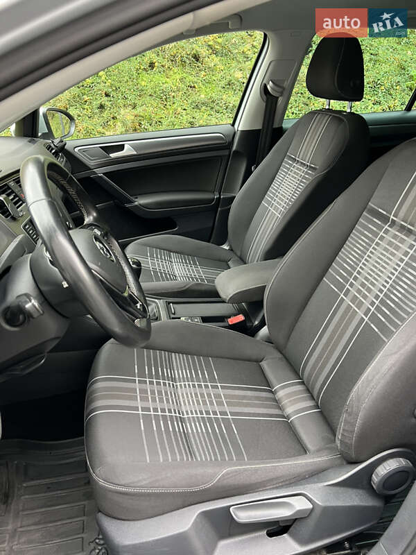 Универсал Volkswagen Golf 2015 в Львове