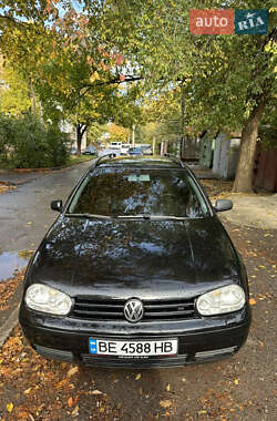 Универсал Volkswagen Golf 2003 в Николаеве