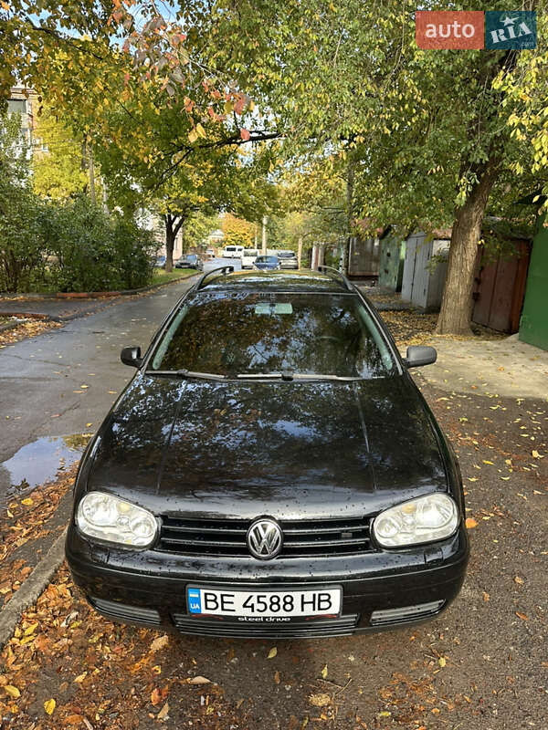 Універсал Volkswagen Golf 2003 в Миколаєві