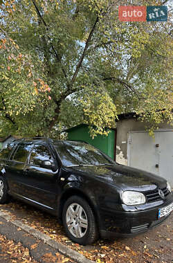 Универсал Volkswagen Golf 2003 в  фото 7 Универсал Volkswagen Golf 2003 в