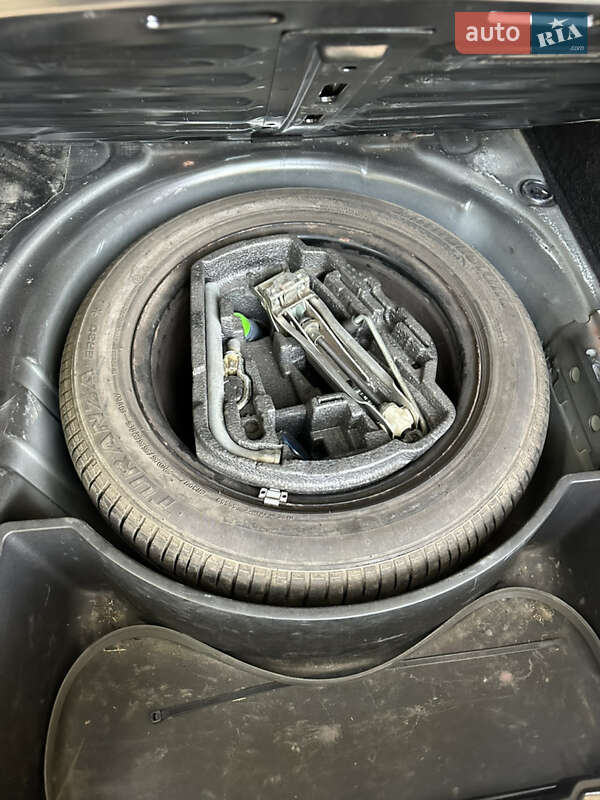 Універсал Volkswagen Golf 2003 в Миколаєві