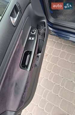 Хэтчбек Volkswagen Golf 2005 в 