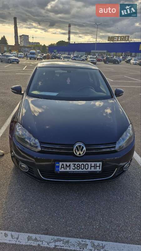 Хэтчбек Volkswagen Golf 2011 в Житомире