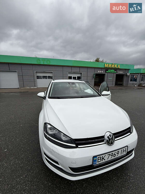 Универсал Volkswagen Golf 2015 в Борисполе