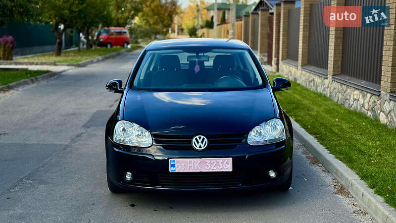 Хэтчбек Volkswagen Golf 2005 в Полтаве
