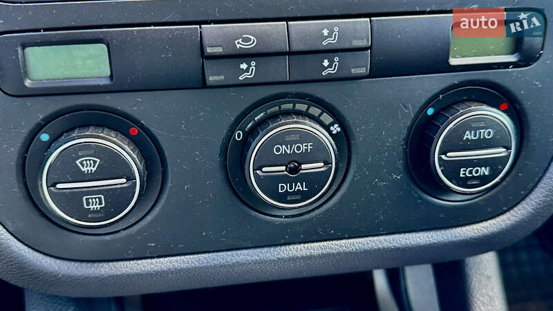 Хэтчбек Volkswagen Golf 2005 в Полтаве