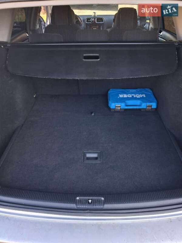 Универсал Volkswagen Golf 2011 в Сарнах