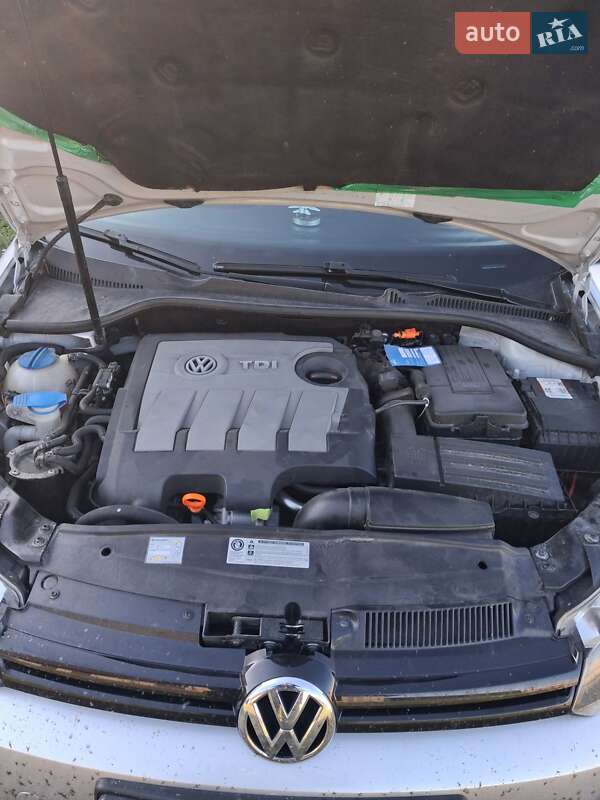 Универсал Volkswagen Golf 2011 в Сарнах