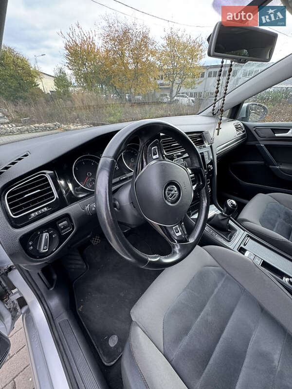 Універсал Volkswagen Golf 2014 в Івано-Франківську