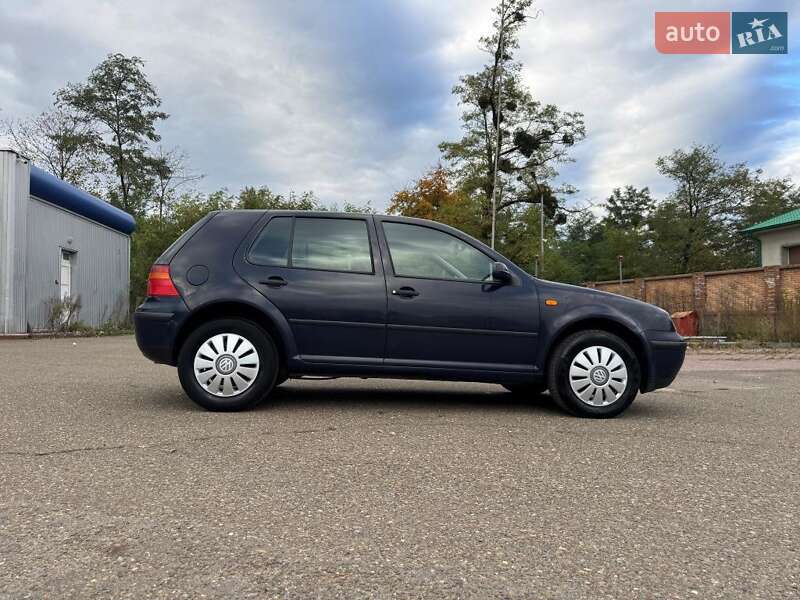 Хетчбек Volkswagen Golf 1998 в Чернівцях