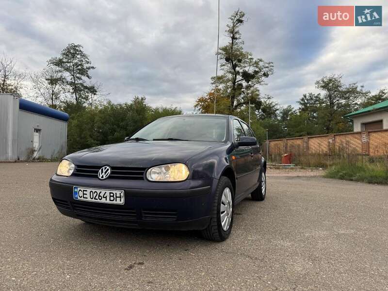 Хетчбек Volkswagen Golf 1998 в Чернівцях