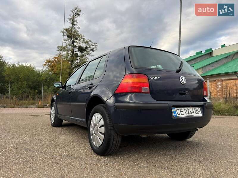Хетчбек Volkswagen Golf 1998 в Чернівцях