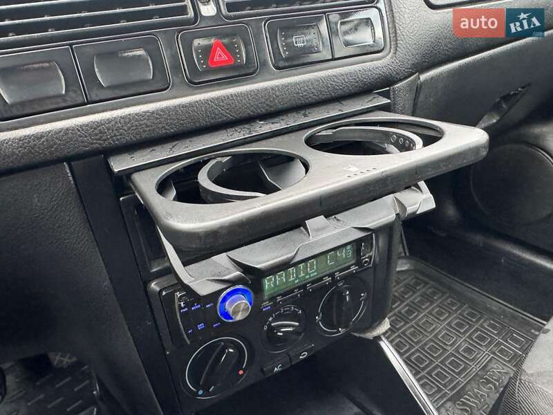 Хетчбек Volkswagen Golf 1998 в Чернівцях