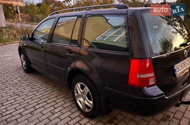 Универсал Volkswagen Golf 2003 в  фото 12 Универсал Volkswagen Golf 2003 в
