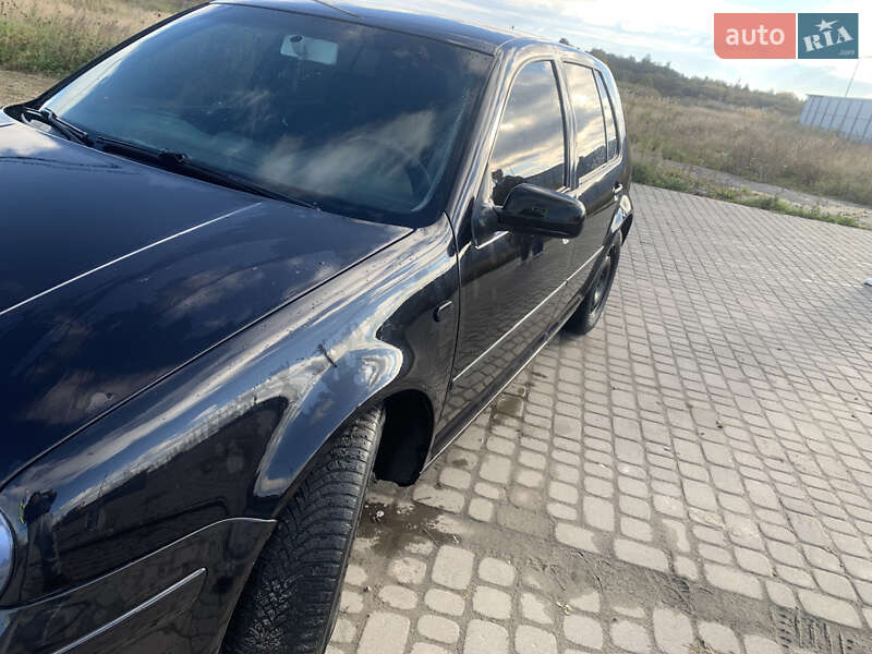 Хетчбек Volkswagen Golf 2001 в Львові