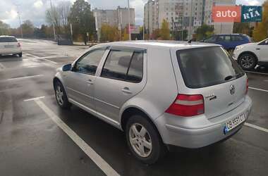 Хэтчбек Volkswagen Golf 2003 в Чернигове