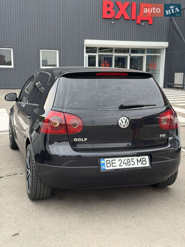 Хетчбек Volkswagen Golf 2004 в Миколаєві