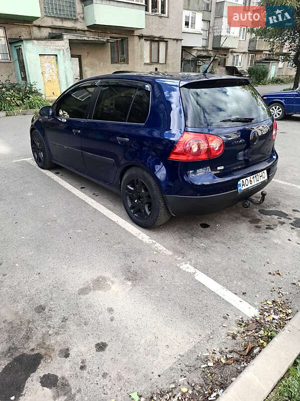 Хэтчбек Volkswagen Golf 2005 в Мукачево