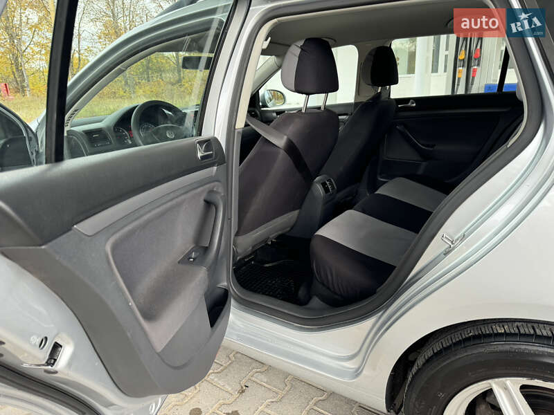 Универсал Volkswagen Golf 2009 в Сокирянах