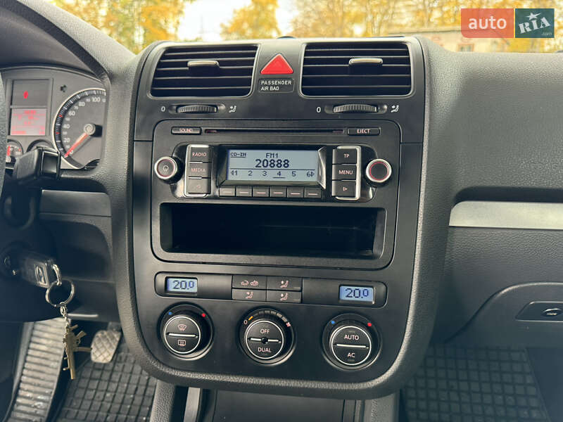 Универсал Volkswagen Golf 2009 в Сокирянах