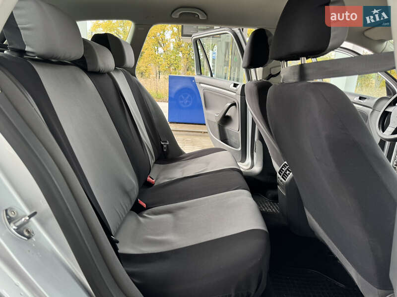 Универсал Volkswagen Golf 2009 в Сокирянах