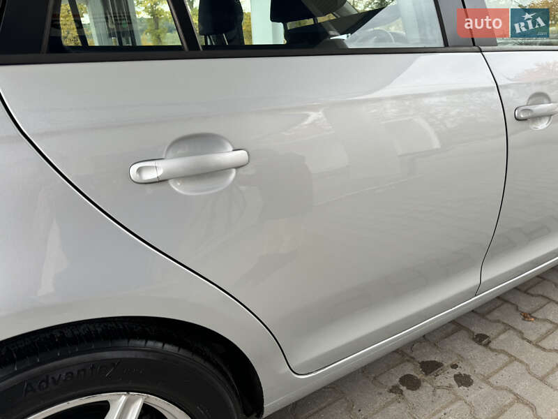 Универсал Volkswagen Golf 2009 в Сокирянах