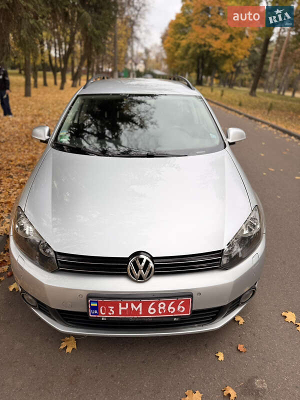 Универсал Volkswagen Golf 2009 в Сумах
