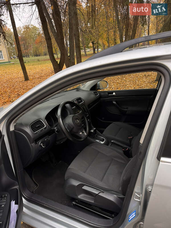 Универсал Volkswagen Golf 2009 в Сумах