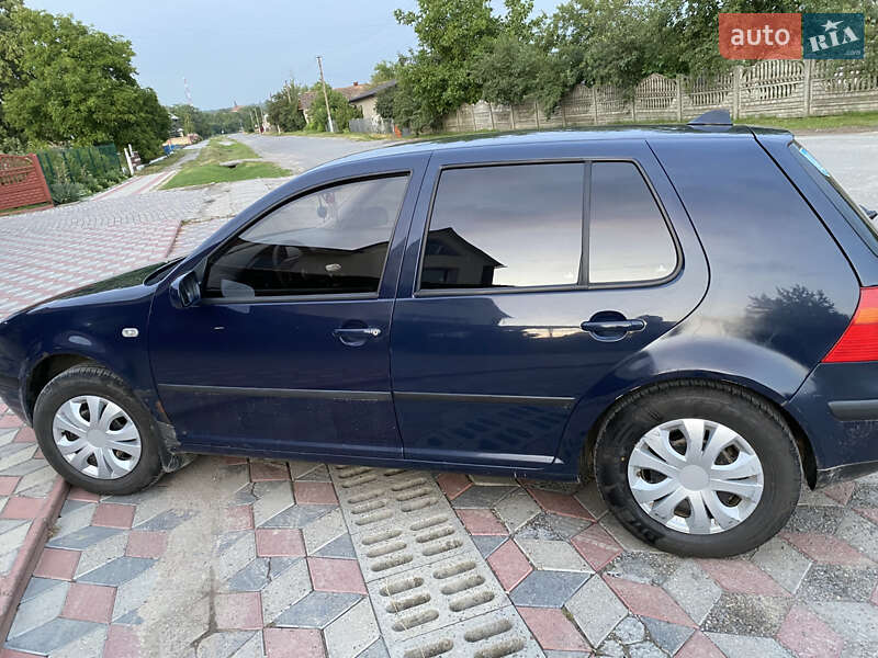 Хетчбек Volkswagen Golf 2000 в Чорткові
