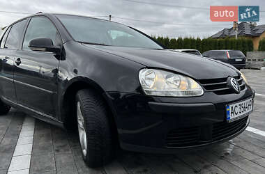 Хэтчбек Volkswagen Golf 2004 в Луцке