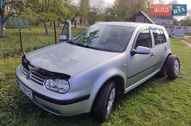 Хетчбек Volkswagen Golf 2001 в Ратному