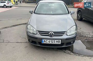 Хетчбек Volkswagen Golf 2004 в Іваничах