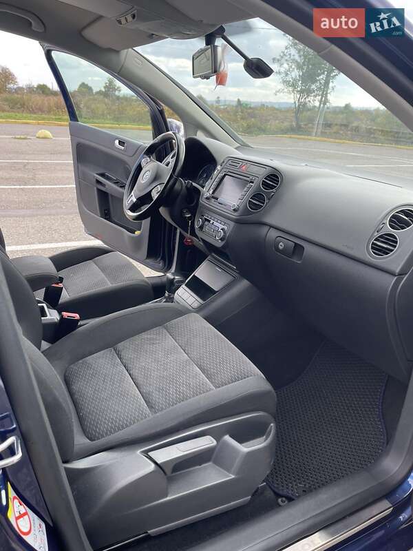 Универсал Volkswagen Golf 2009 в Черновцах