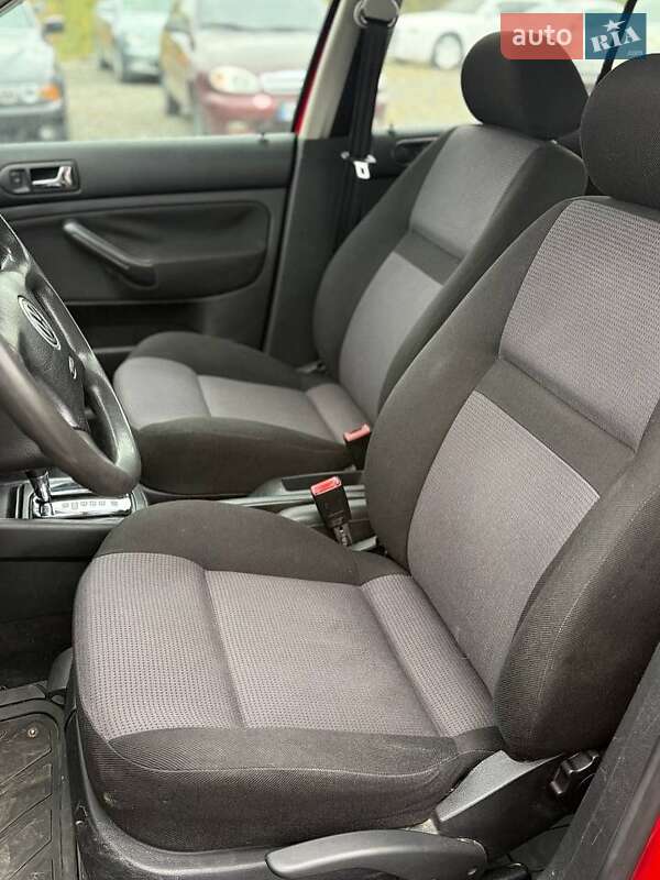 Хетчбек Volkswagen Golf 2001 в Хмельницькому