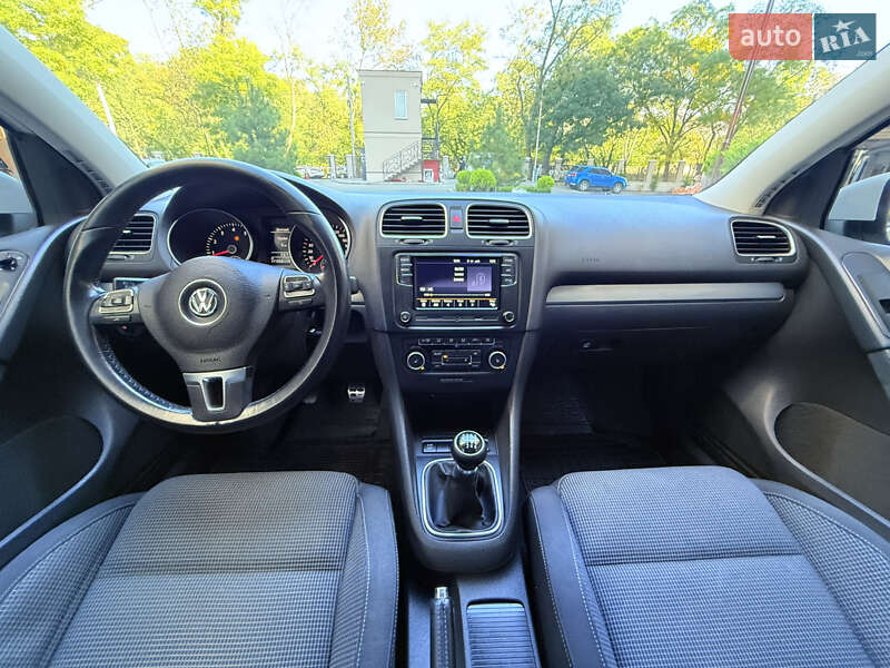 Хэтчбек Volkswagen Golf 2011 в Одессе