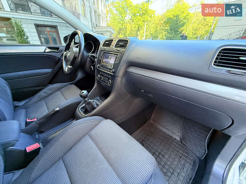 Хэтчбек Volkswagen Golf 2011 в Одессе