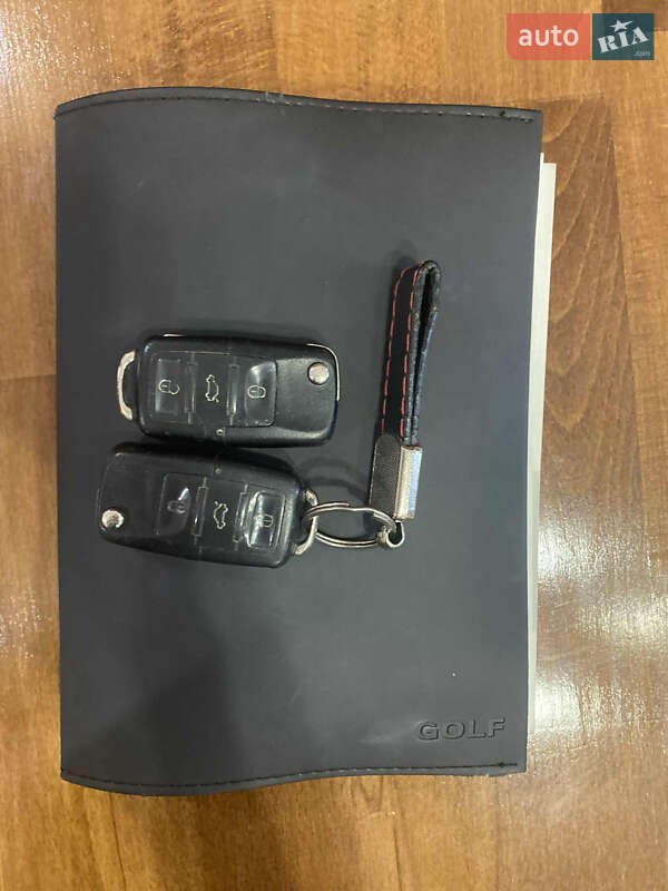 Хетчбек Volkswagen Golf 2006 в Береговому