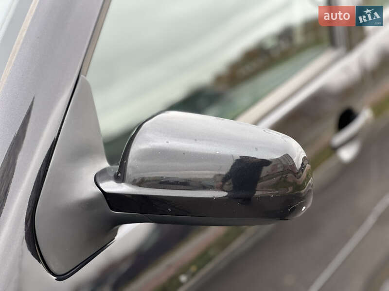 Хетчбек Volkswagen Golf 2003 в Вінниці