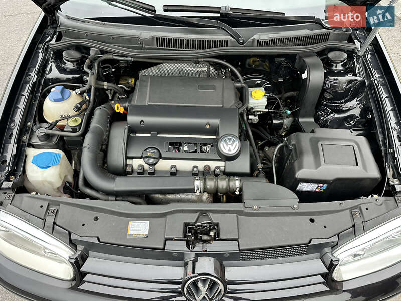 Хетчбек Volkswagen Golf 2003 в Вінниці