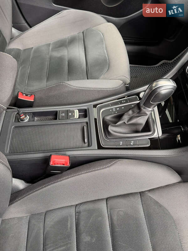 Универсал Volkswagen Golf 2018 в Киеве фото 20 Универсал Volkswagen Golf 2018 в Киеве