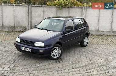 Хэтчбек Volkswagen Golf 1993 в Сарнах